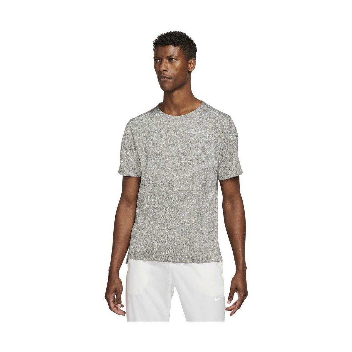 Kleidung Herren T-Shirts Nike Drifit Rise 365 Grau