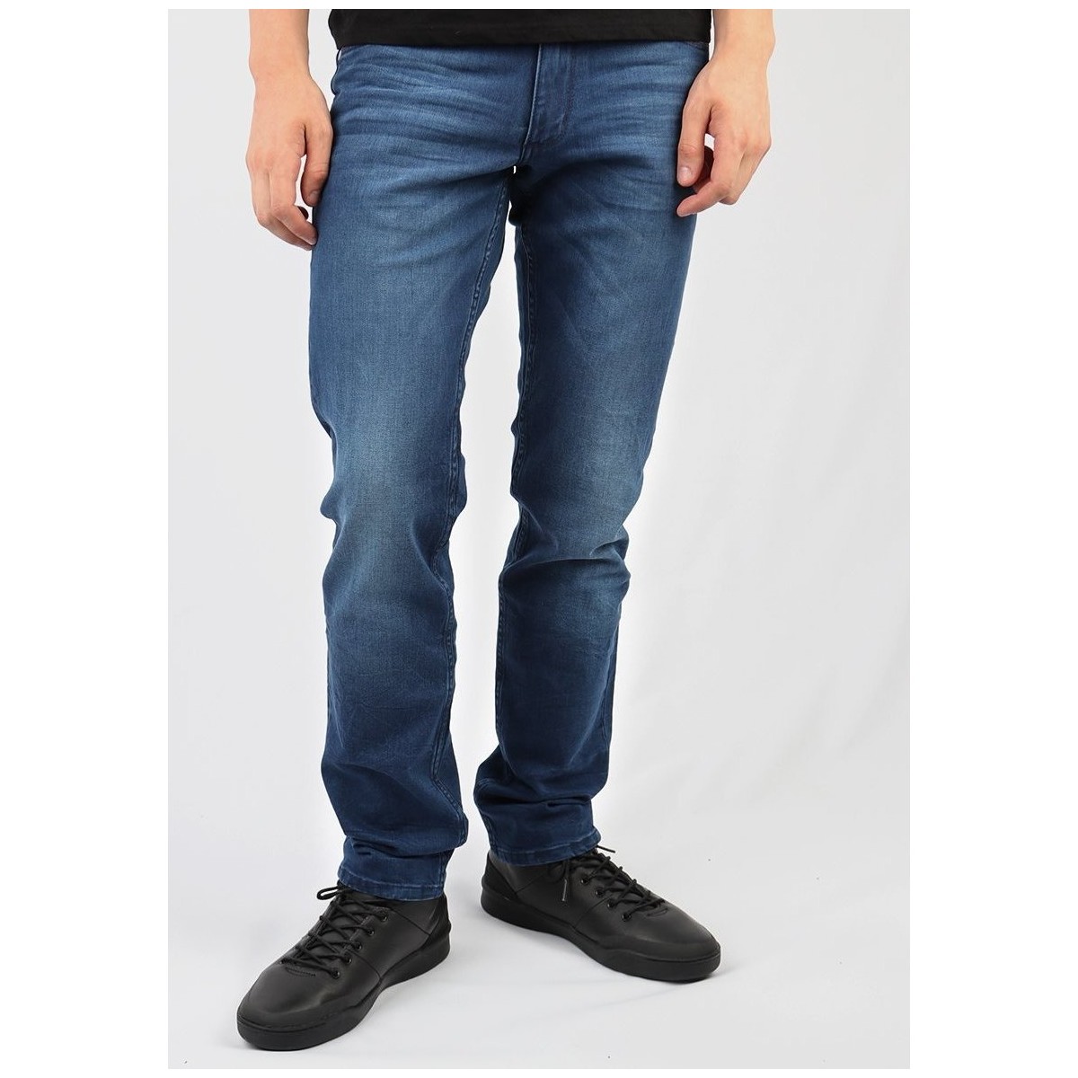 Kleidung Herren Straight Leg Jeans Wrangler Greensboro W15QEH76 Blau
