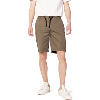 Kleidung Herren Shorts / Bermudas Suns BMS01037U Grün