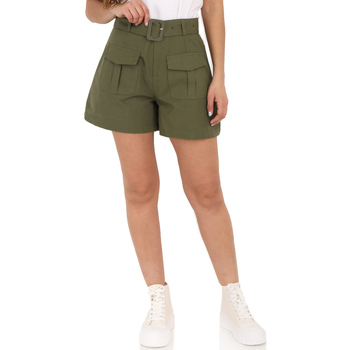 Kleidung Damen Shorts / Bermudas La Modeuse 66199_P153672 Grün