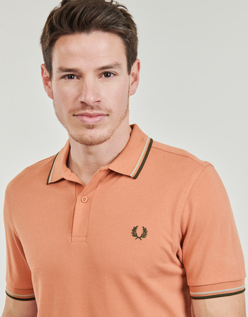Fred Perry TWIN TIPPED FRED PERRY SHIRT Korallenrot