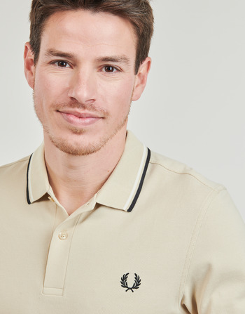 Fred Perry TWIN TIPPED FRED PERRY SHIRT Naturfarben / Schwarz