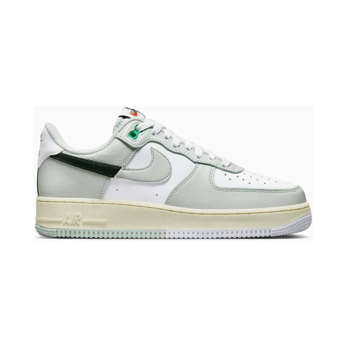 Schuhe Herren Sneaker Nike AIR FORCE 1 07 LV8 Grau