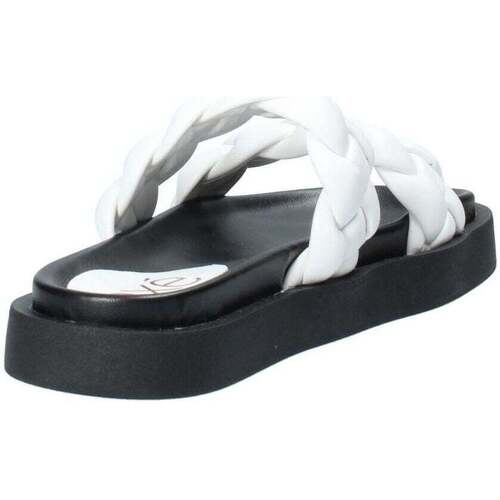 Exé Shoes  