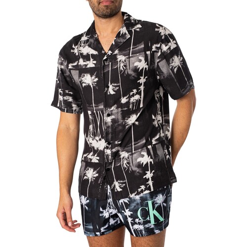 Kleidung Herren Kurzärmelige Hemden Calvin Klein Jeans Kurzärmliges Hemd mit Resort-Print Schwarz