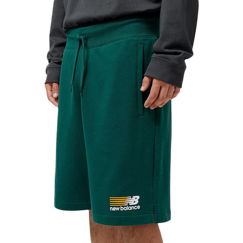 Kleidung Herren Shorts / Bermudas New Balance MS31908NWG Grün
