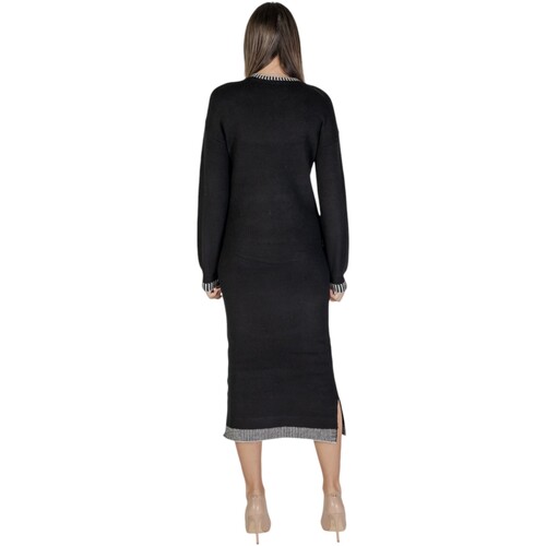 Vila VISONJA MIDI BODYCON MIDI KNIT DRESS /KA 14103827 Schwarz