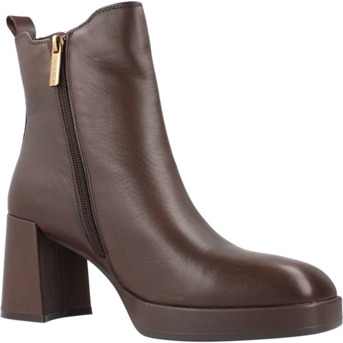 Carmela 16184802C Braun