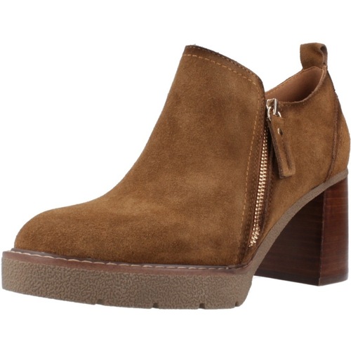 Schuhe Damen Stiefel Carmela 16186001C Braun