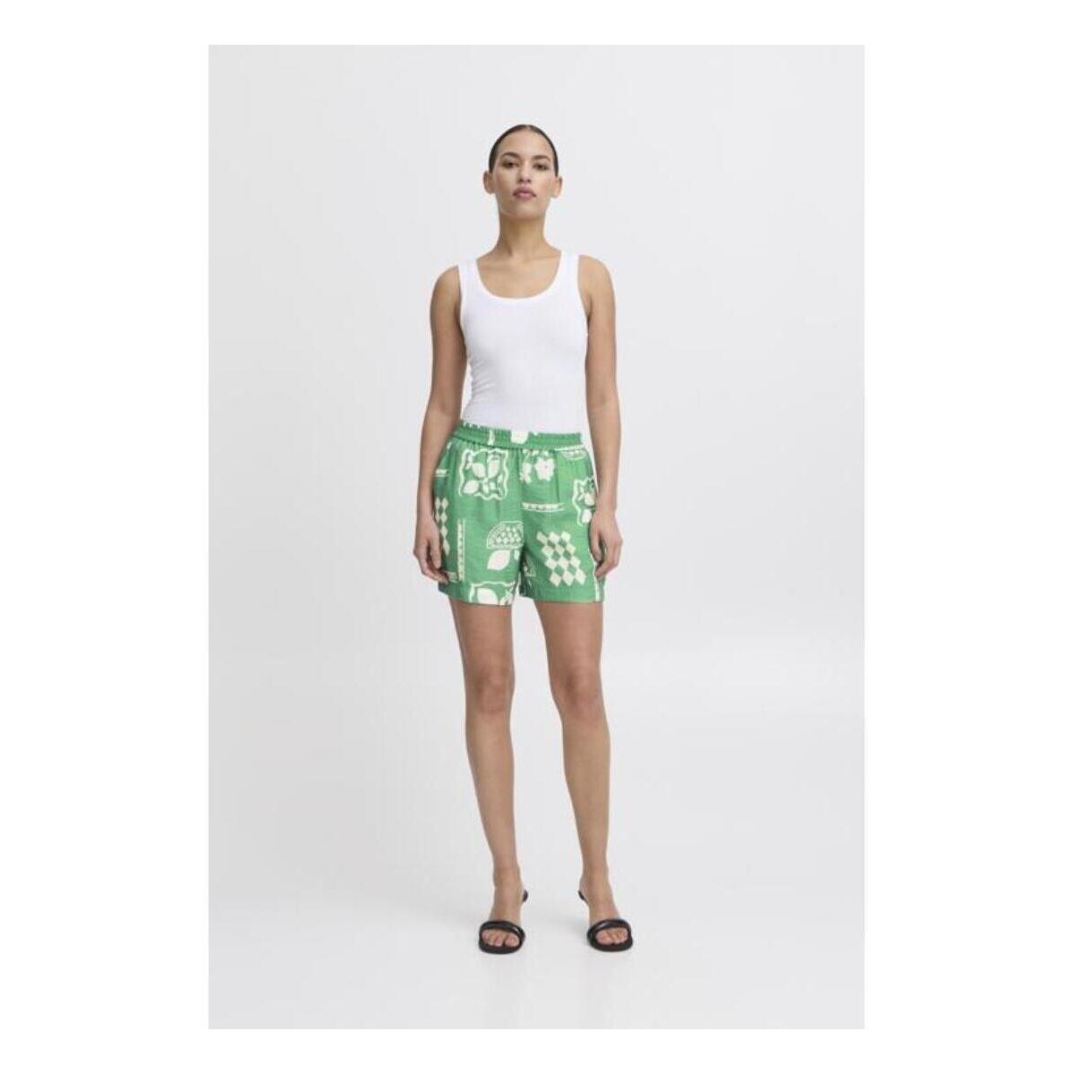 Kleidung Damen Shorts / Bermudas Ichi 20123279 Grün