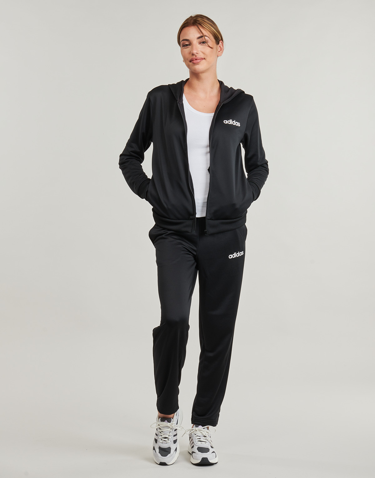 Kleidung Damen Jogginganzüge Adidas Sportswear Essentials Linear Track Suit Schwarz