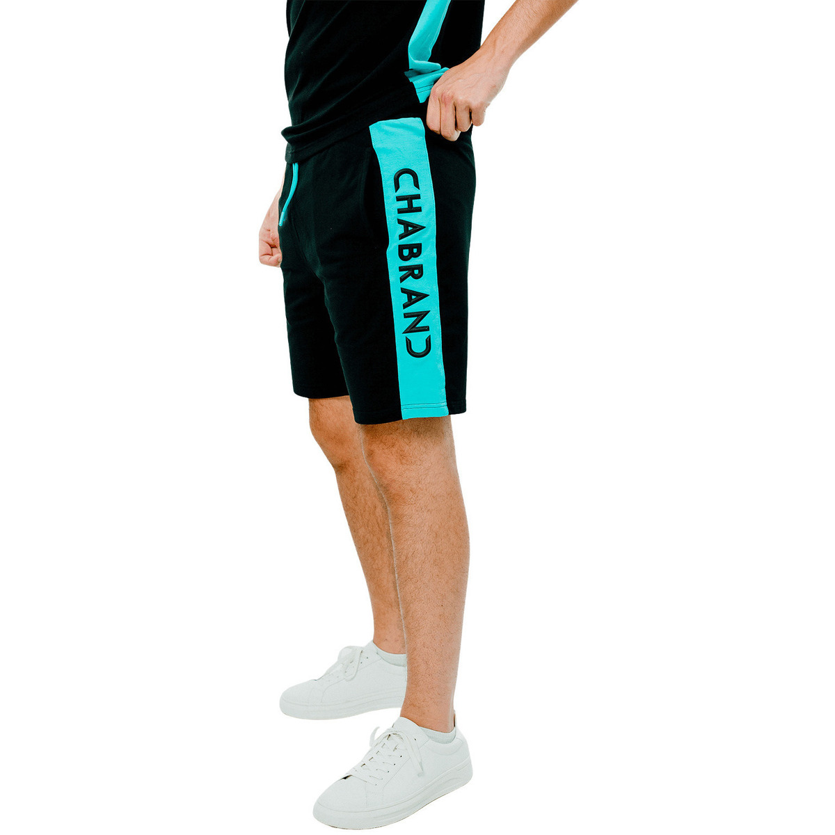 Kleidung Herren Shorts / Bermudas Chabrand Short bicolore avec deux poches Schwarz