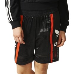 Kleidung Damen Shorts / Bermudas adidas Originals Basketball Baggy Schwarz, Rot